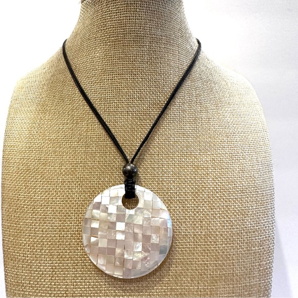 Claude Dasque Mother of Pearl Necklace made in France, sterling silver accents - Picture 4 of 14